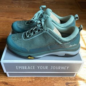 Dansko Makayla Mesh Green Hiking shoe New in box